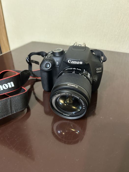 Камера Canon EOS 1200D