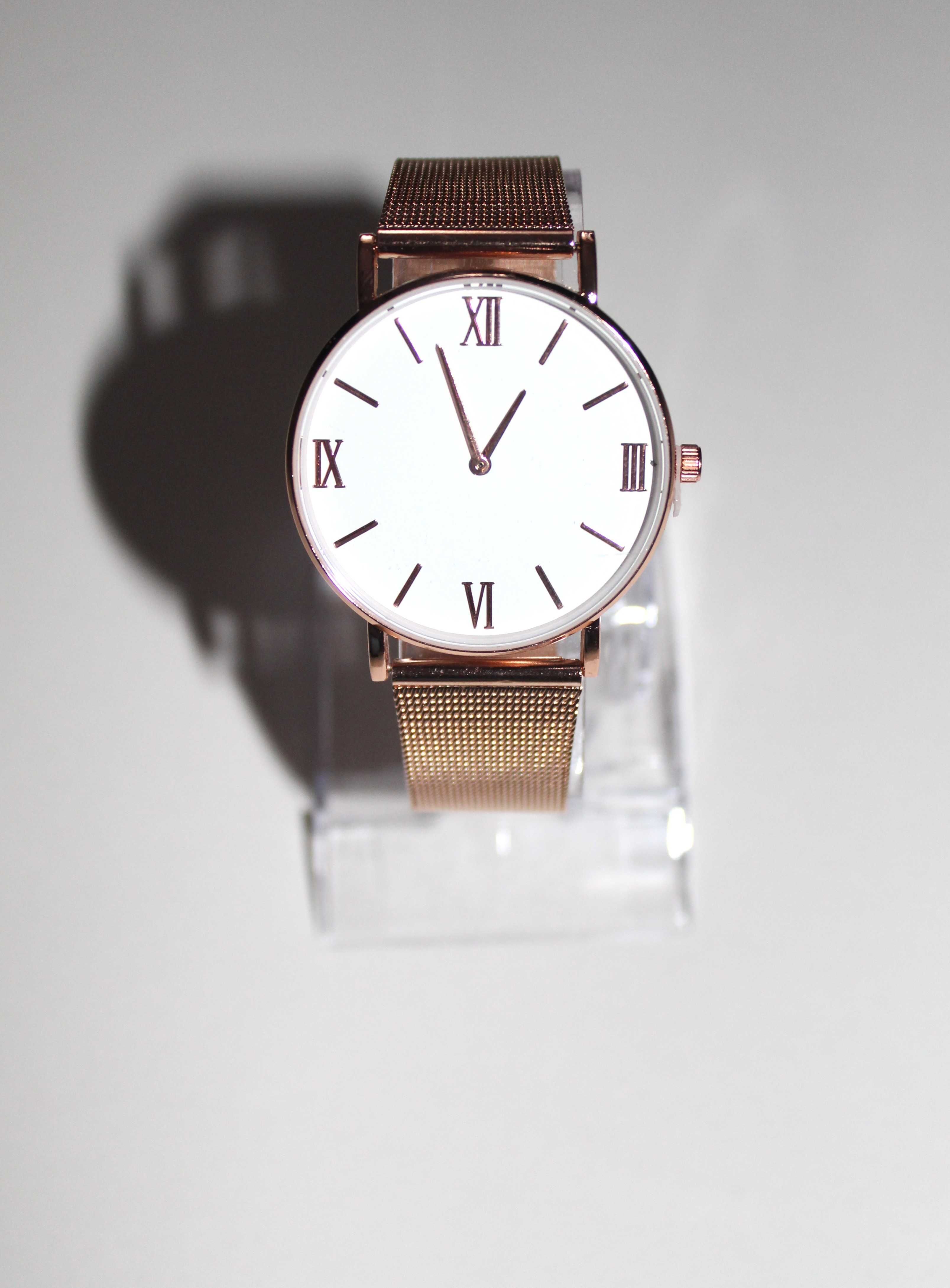 Nowy zegarek damski złoty kwarcowy pasek z siatki ze stali nierdzewnej