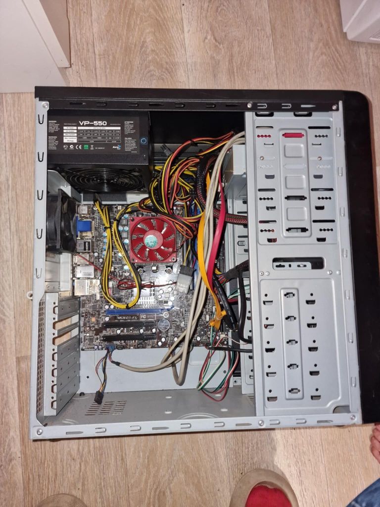 Zestaw komputerowy AMD FX + monitor Asus + klawiatura i myszka