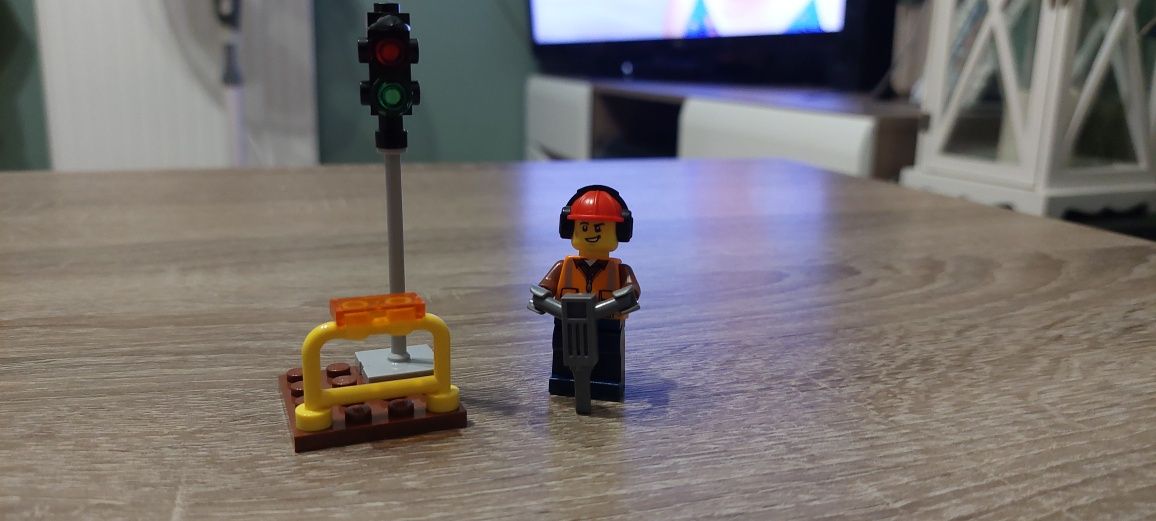 Lego City robotnik drogowy i sygnalizacja swietlna