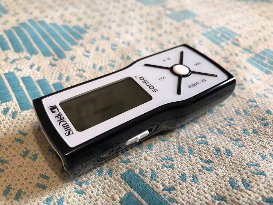 MP3 плеєр SanDisk Sansa m250. 2 Gb. Дуже добрий стан.