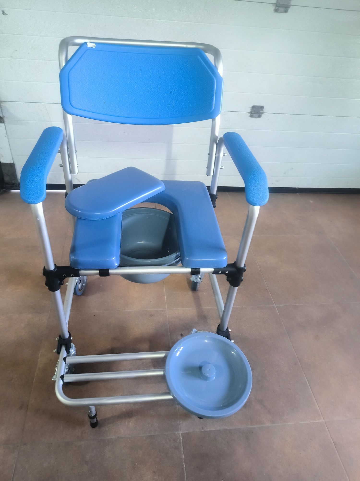 Cadeira sanitária portátil c/penico