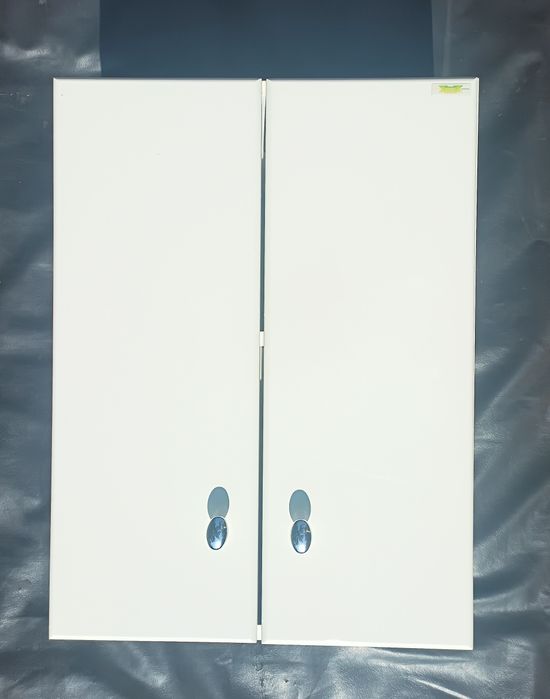 Dwie szafki łazienkowe góra i dół