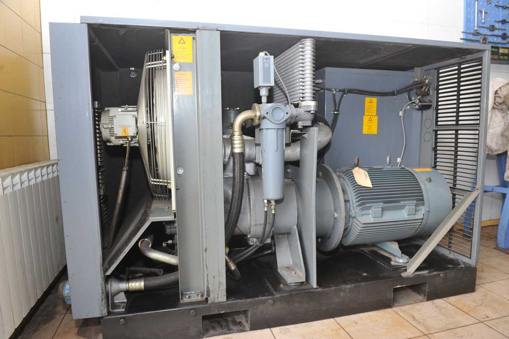 Kompreso śrubowy z falownikiem Atlas Copco GA 37 kW