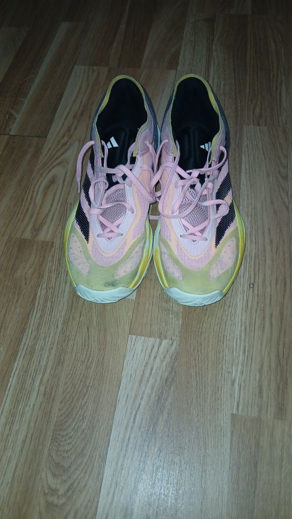 Sapatilhas de basquetebol adidas