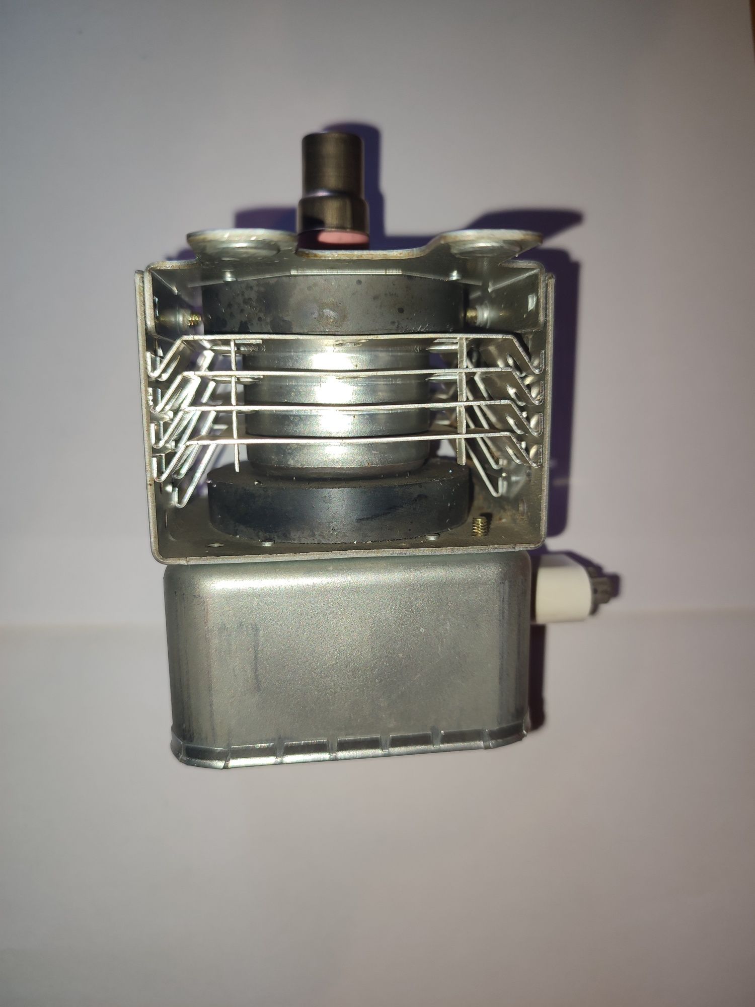 Продам магнитрон TOSHIBA 2M231J(HS)