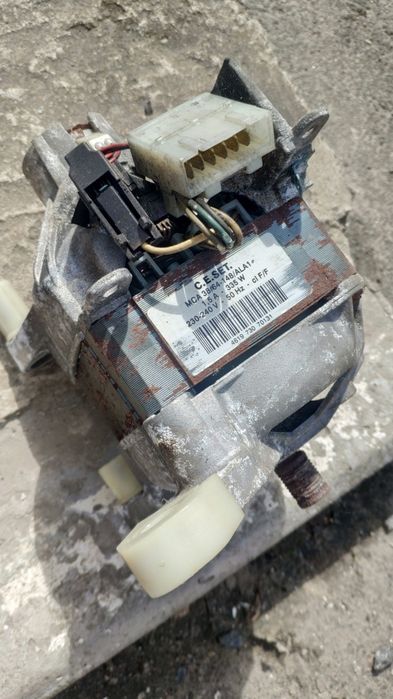 Двигун(мотор) для пральної машини Whirlpool 461973070131 Б/У