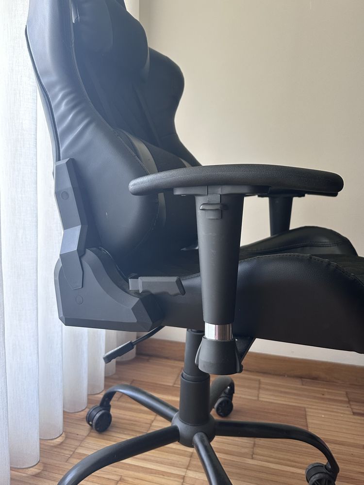 Cadeira Gamer CXT preta