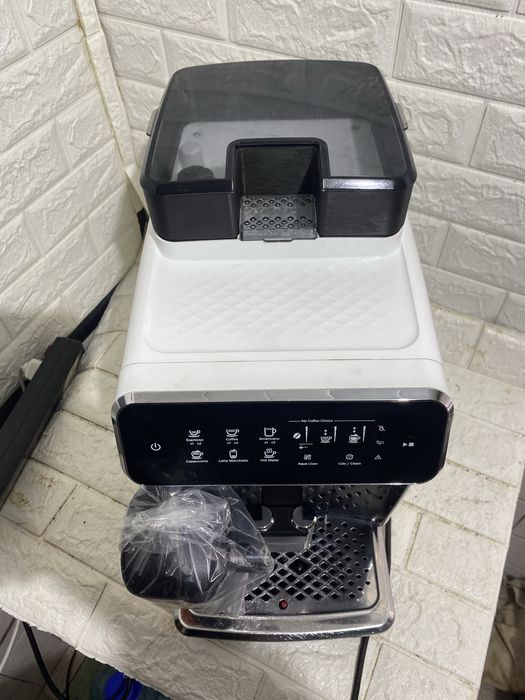 Кавомашина Philips latte go EP 3243