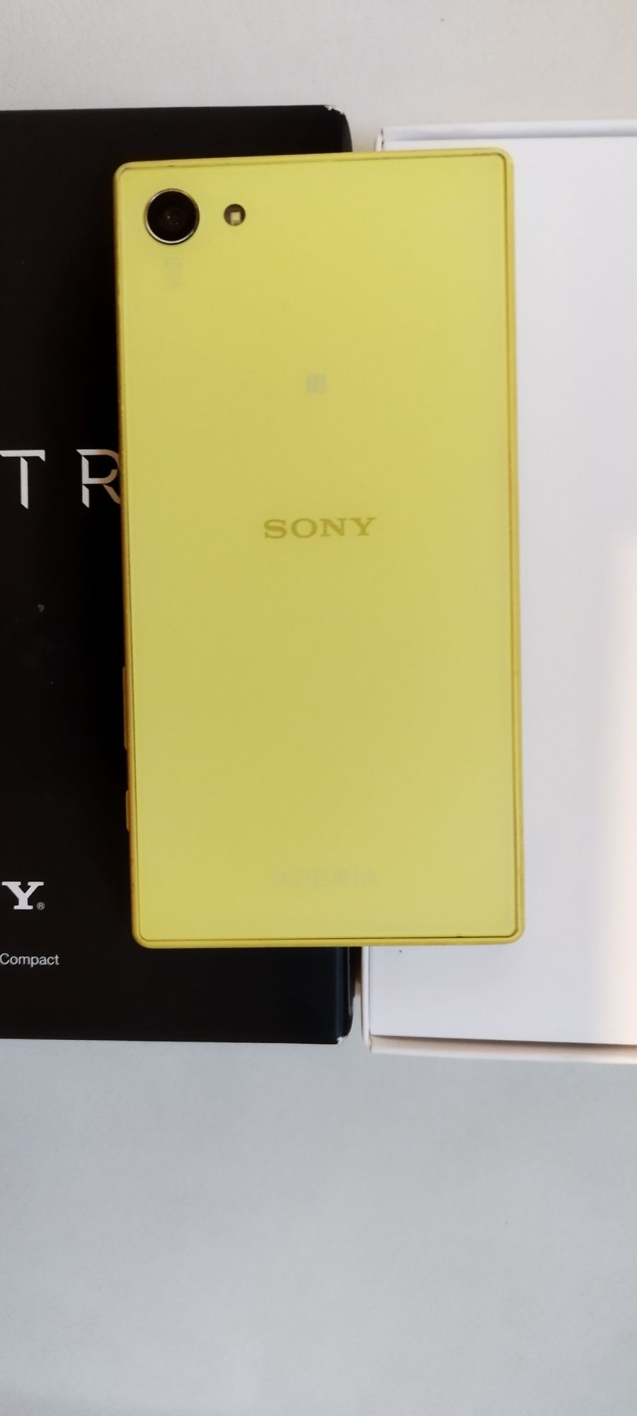 Telefon Sony Xperia Z5 compact E5823