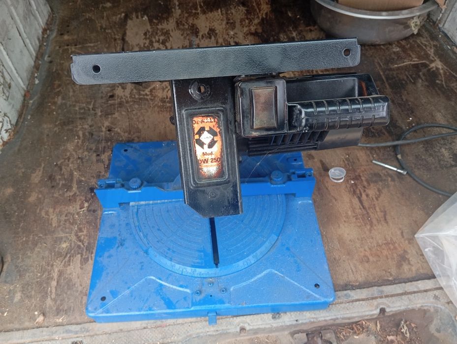 Máquina de cortar madeira DeWalt