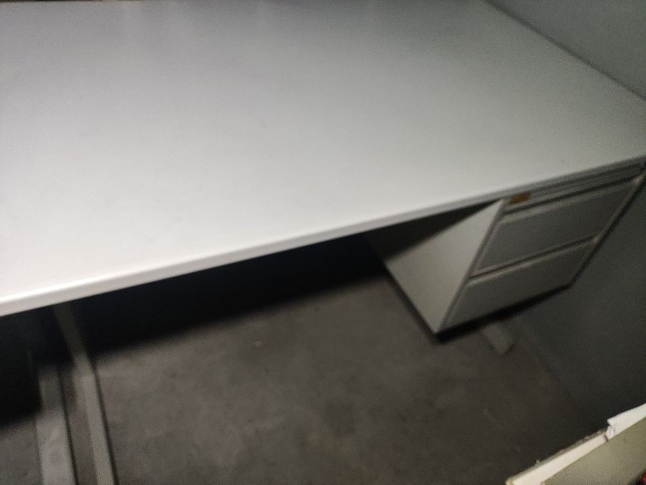 4 Secretarias de Escritório em Excelente estado