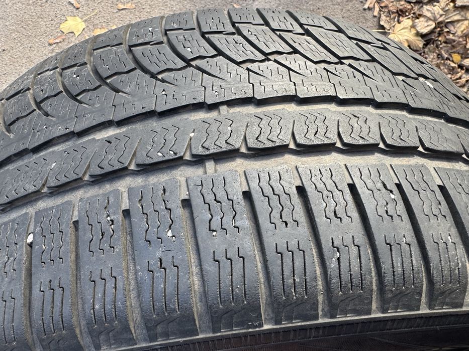 255/45/19  104V XL зима