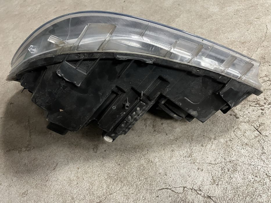 Lampa  prawa mercedes sprinter 906 lift