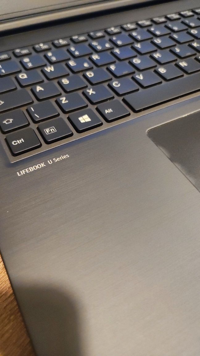 # 888 Fujitsu Lifebook U759 i5-8265U 16GB 512GB SSD W11P FV23 GW12 NEW