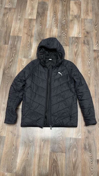 Продам чёрную куртку Puma