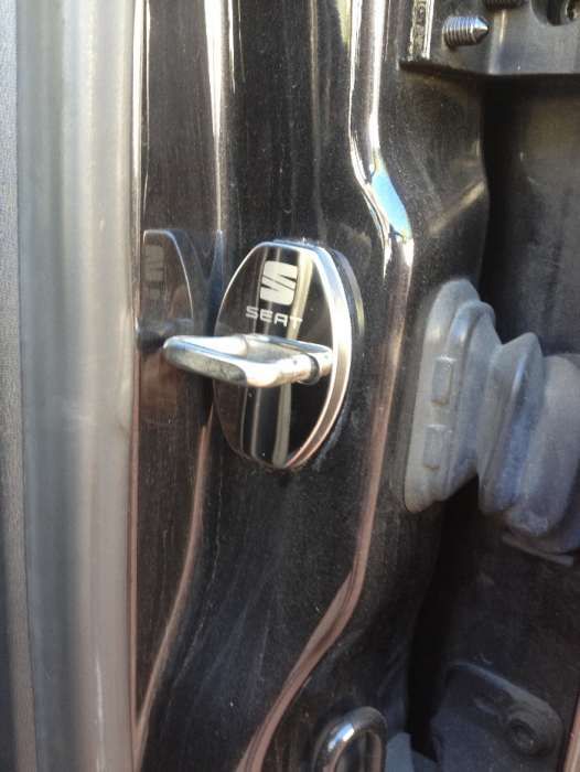 Proteção / Tampa do fecho da porta Seat (2X)