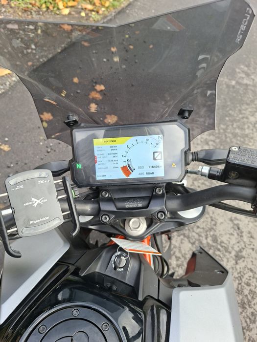 Sprzedam KTM duke 125 stan idealny +dwie kaska pokrywce i zamek