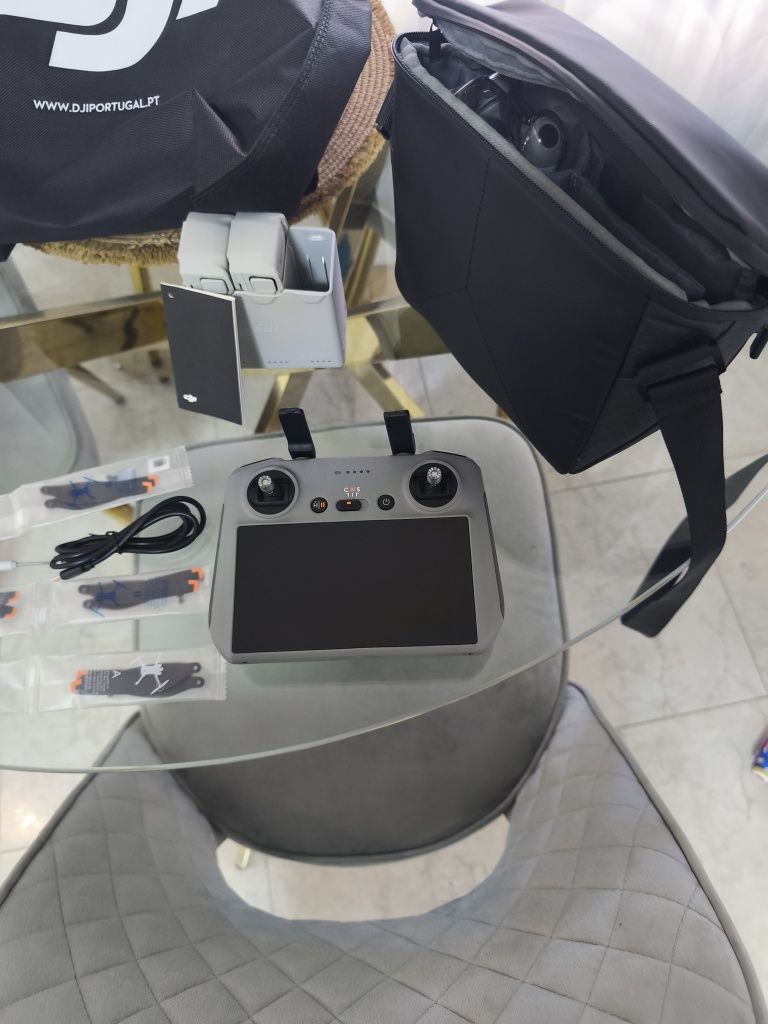 DJI Mini 4 Pro Fly More Combo