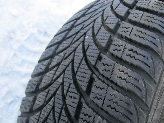 1 opona zimowa Maxxis Presa Snow 205 /50 /17