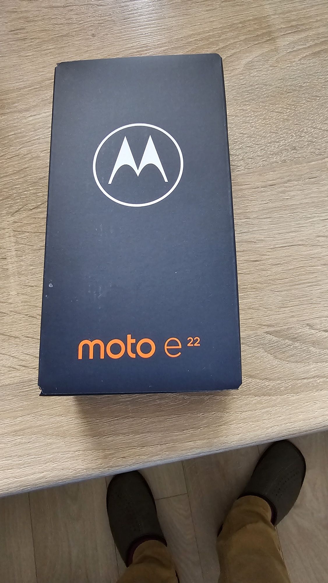 Sprzedam fabrycznie nową Motorola E22