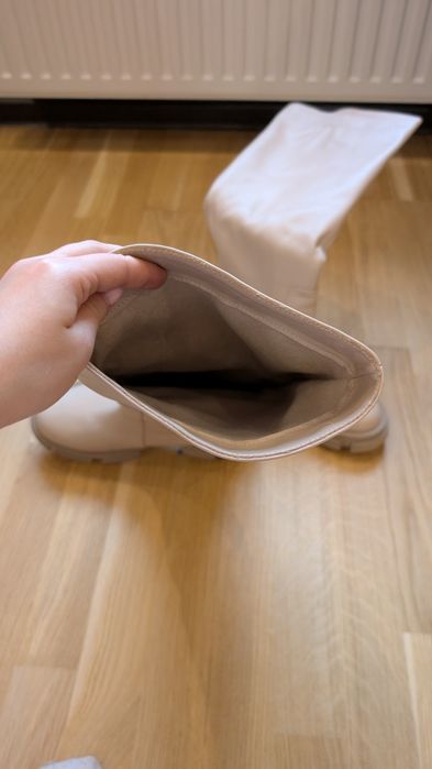 Чоботи осінні бежеві 38 розмір