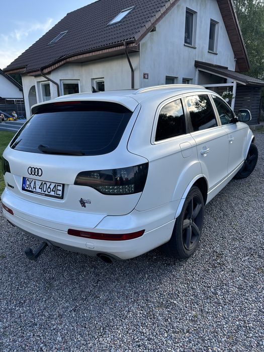 Sprzedam bardzo ładne Q7 świeży przegląd i oc