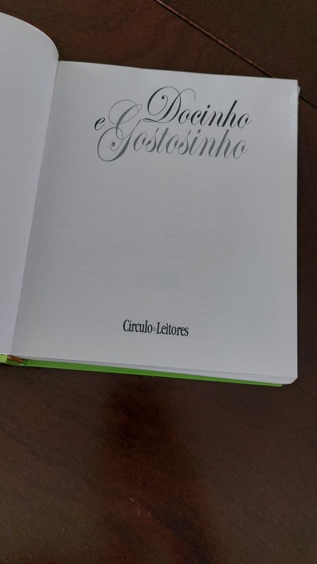 Livro "Docinho e Gostosinho " do Círculo de Leitores