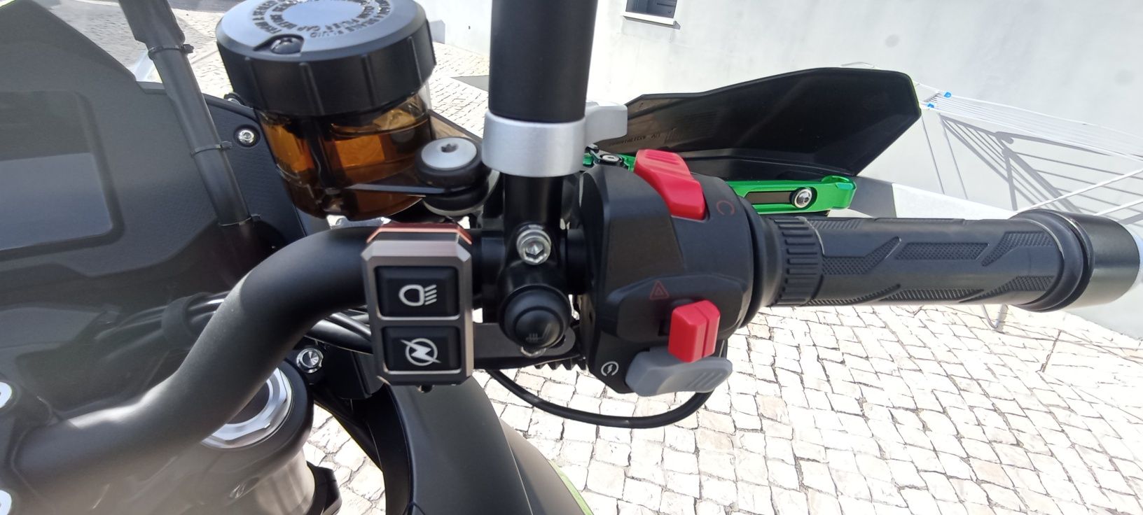 QJMotor SRT 700 x