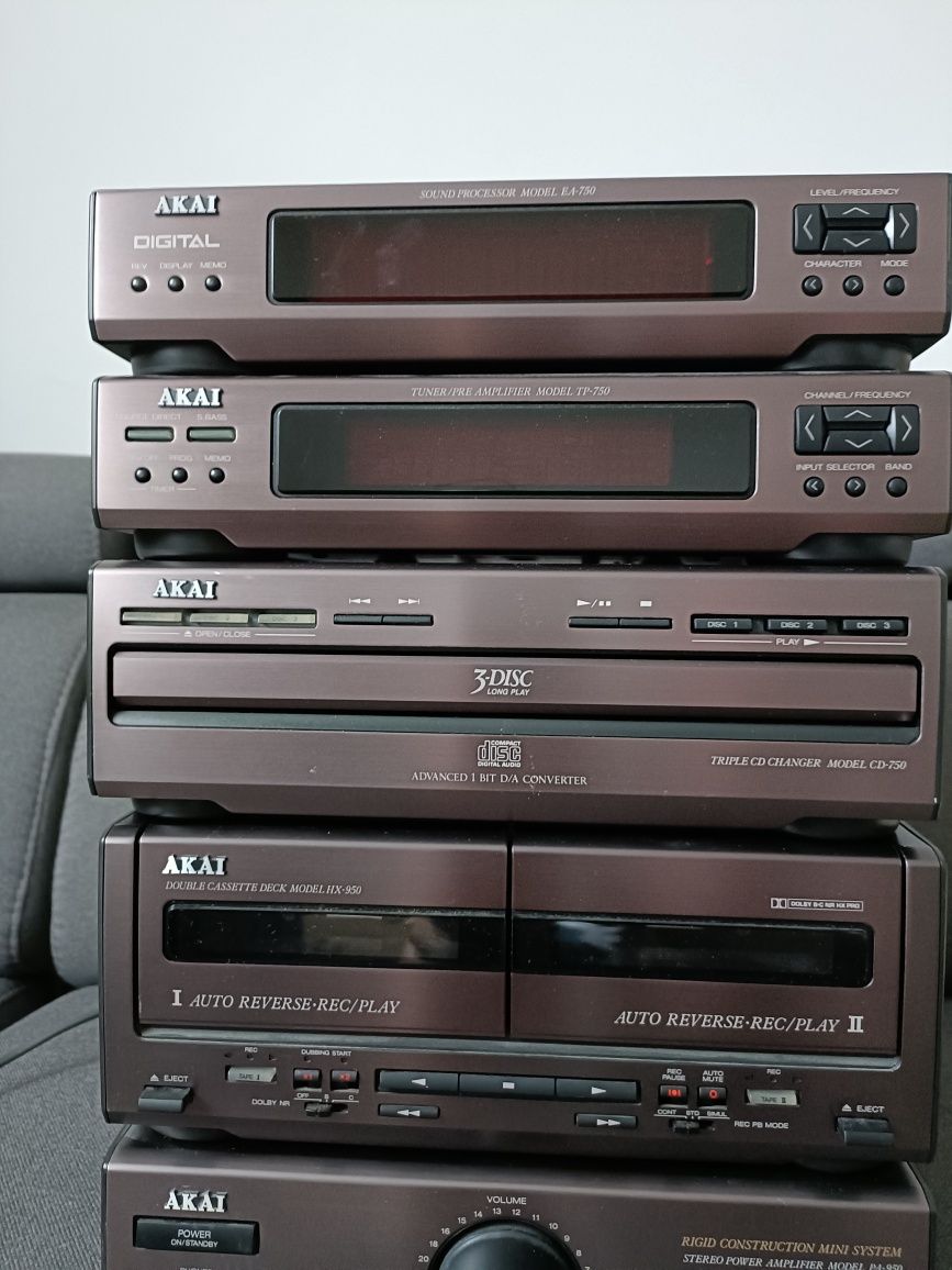 Wieża Akai pa 950