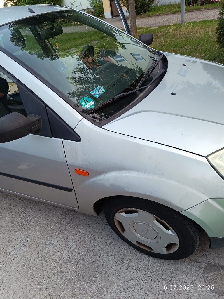 Ford fiesta MK6 2004