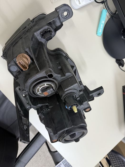 Lampa lampy przód Jeep Grand Cherokee WK2 lift. Prawa i lewa USA.