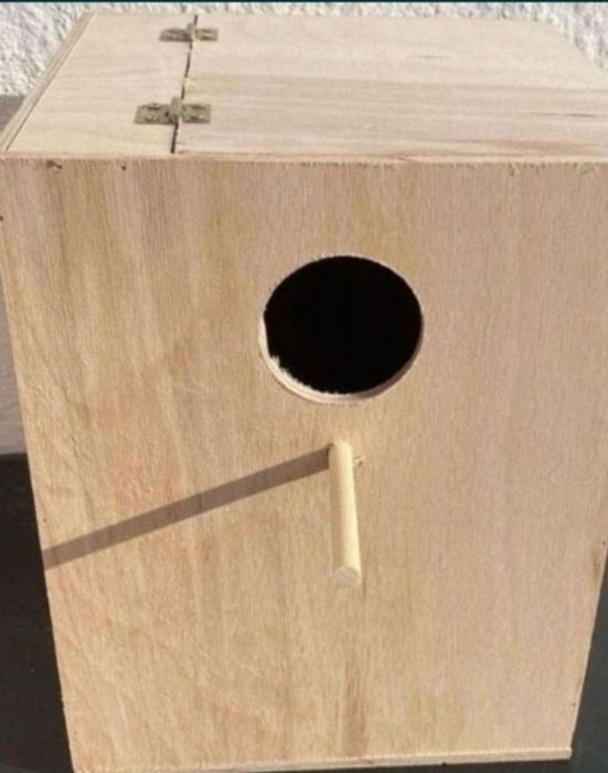 Budka lęgowa pionowa dla średnich ptaków