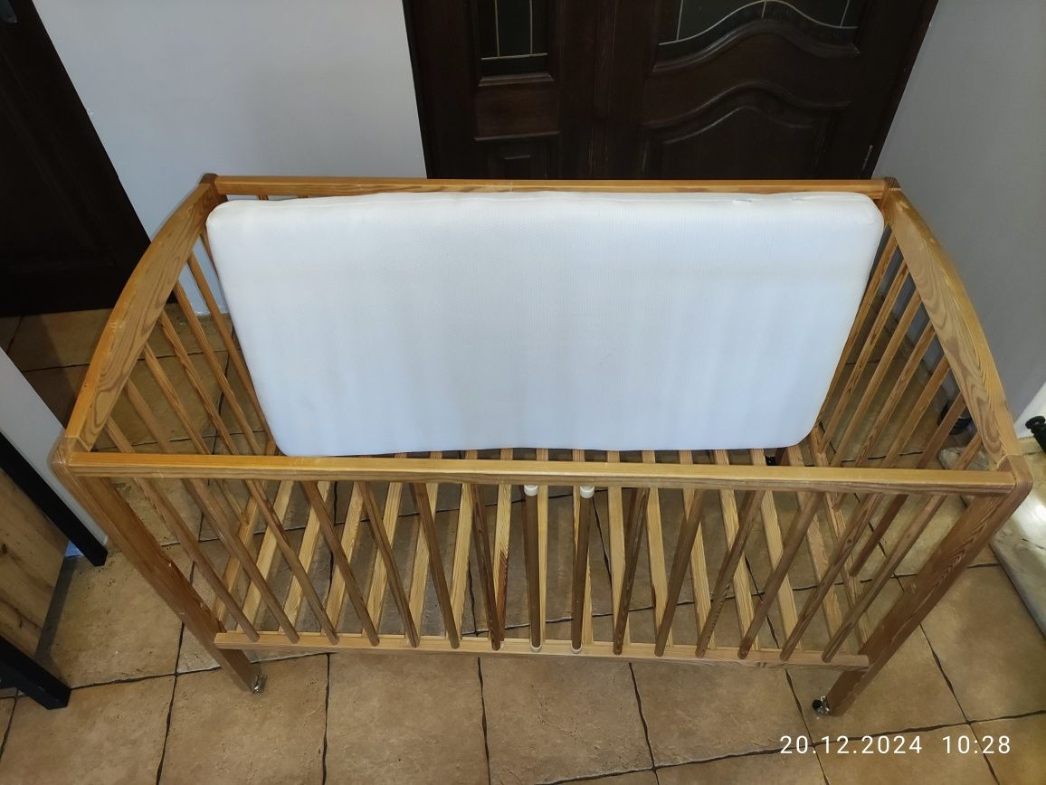 Łóżeczko dziecięce 120 cm na 60 cm