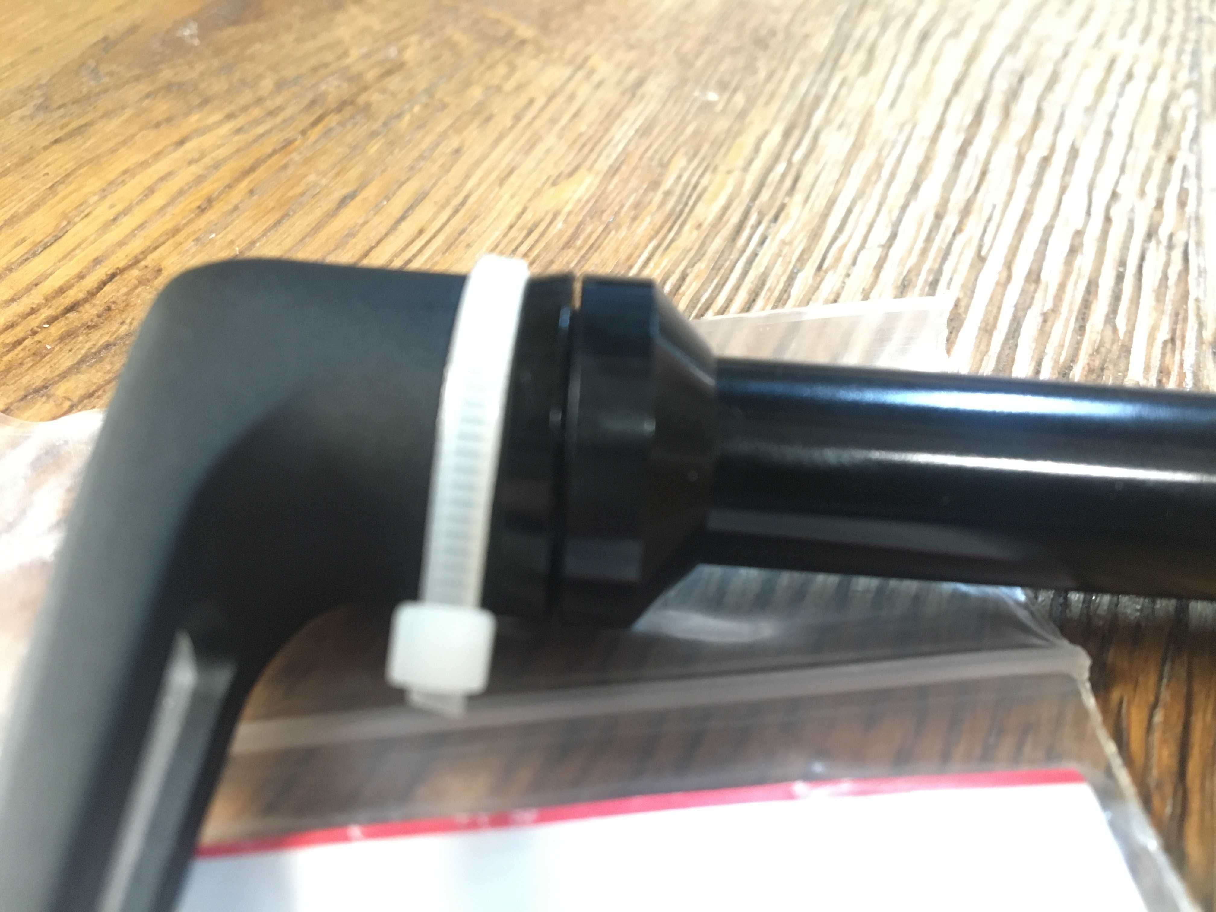 Oś piasty DT Swiss dla Specialized stożek 12x135 dl.150