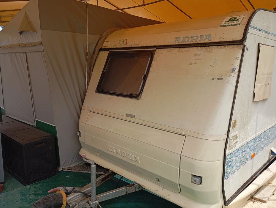 Vende-se Caravana Adria