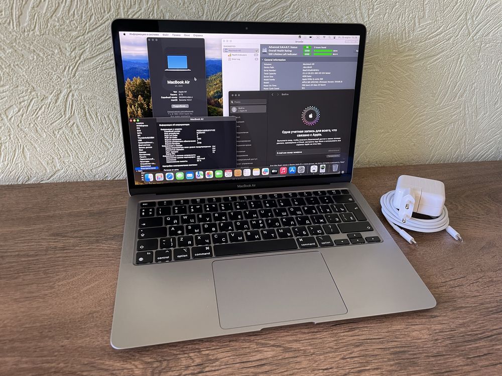 MacBook Air M1 8/256gb. A2337. Хорошее состояние. 432 цикла.