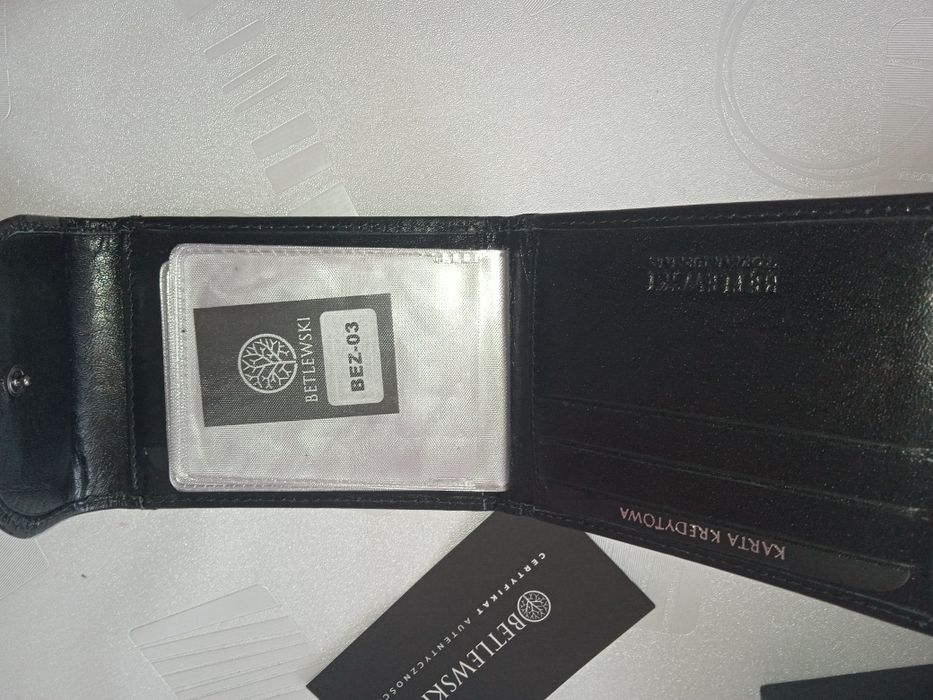 Продам визитницу