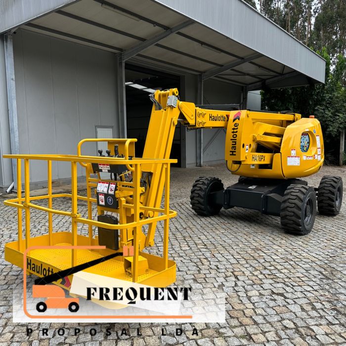Plataforma elevatória articulada