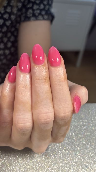 Gel em unha natural, gelinho mãos e pés, embelezamento de mãos e pés