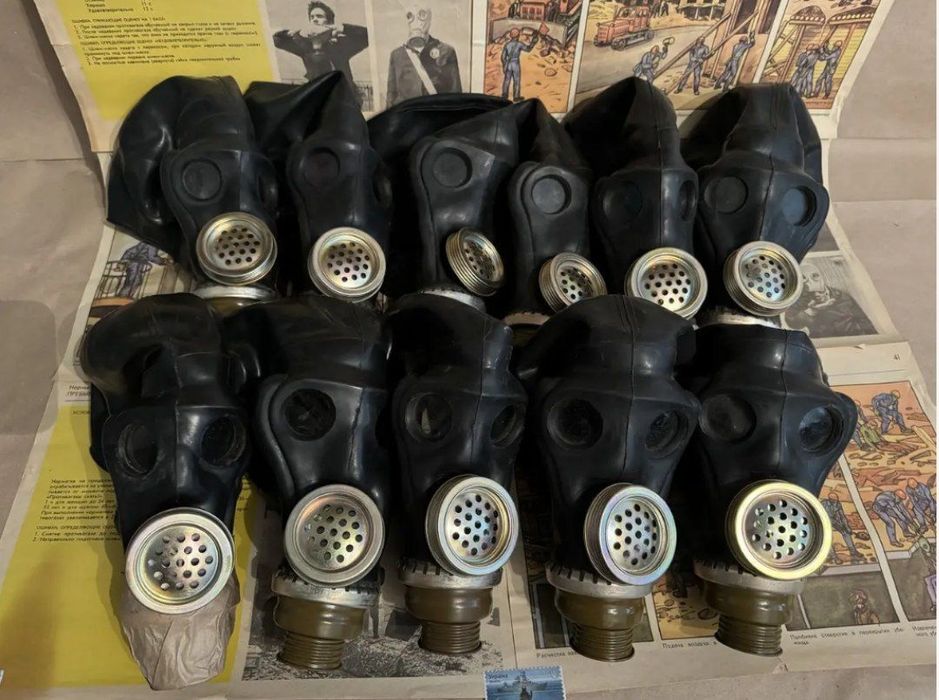 Обменяю противогази хочу увидеть по типу  гп-7в пмк