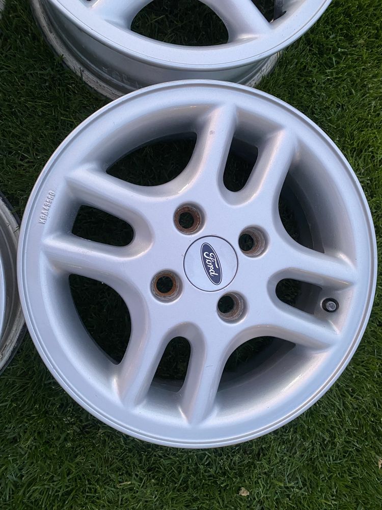 Oryginalne Felgi aluminiowe 14 cali 4 x108 ford fiesta