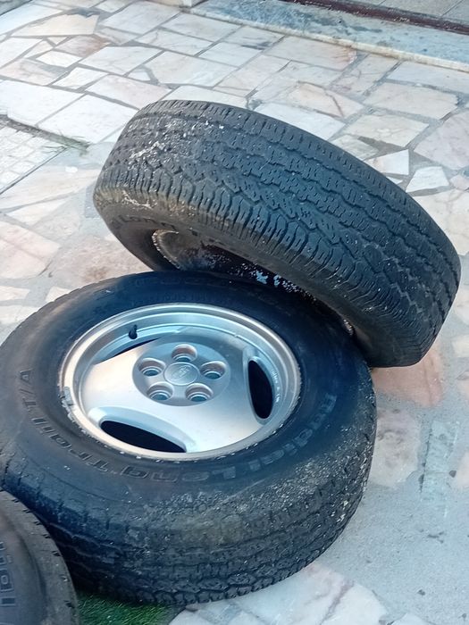 Jantes e pneus de jepp range rover o discovery
