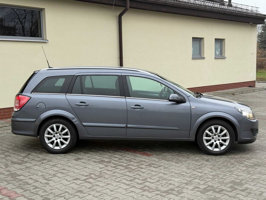 Opel Astra H Kombi 2006r. 1.6 Benzyna Klima Półskóry Alu HAK Zadbana !