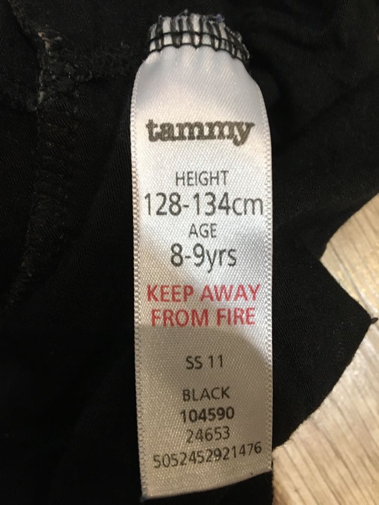 Czarna sukienka z falbankami Tammy r. 8-9 lat