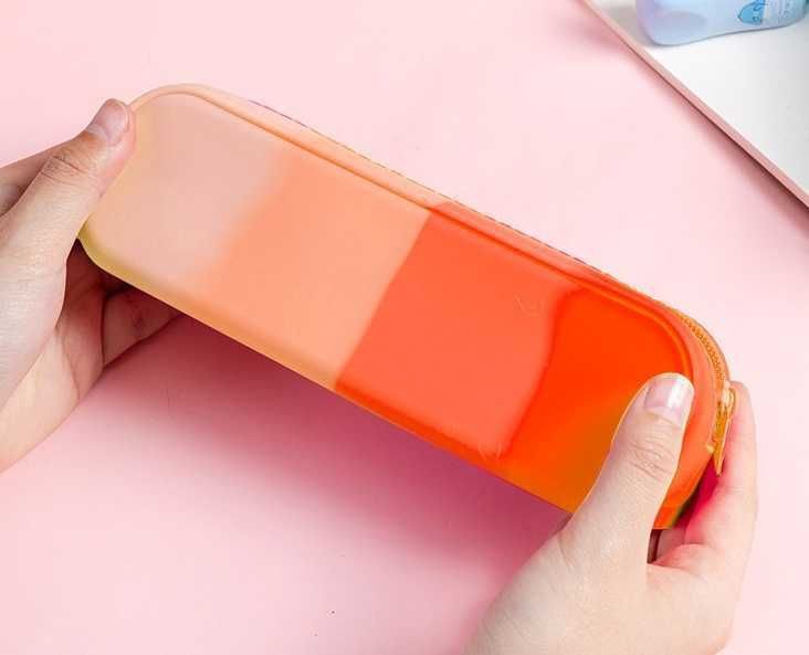 Kameleon prostokątny piórnik żelowy.