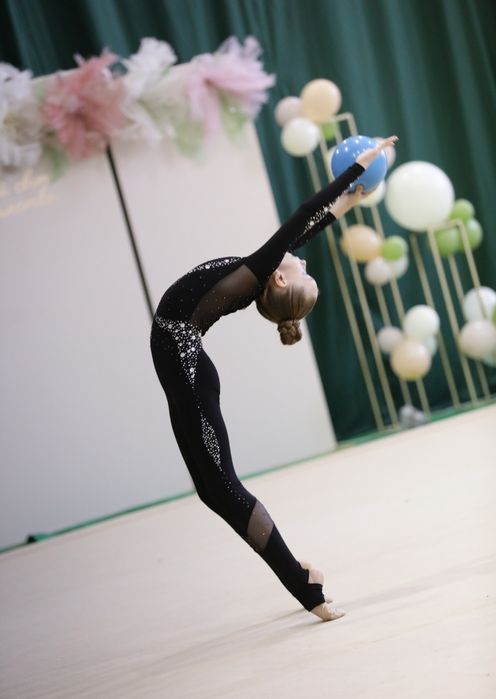 Комбінезон для художньої гімнастики