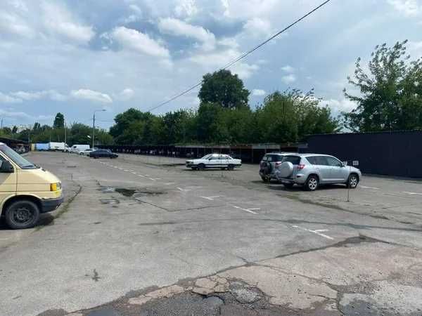 Здам паркомісце на вул. Березняківська, 17. Від власника