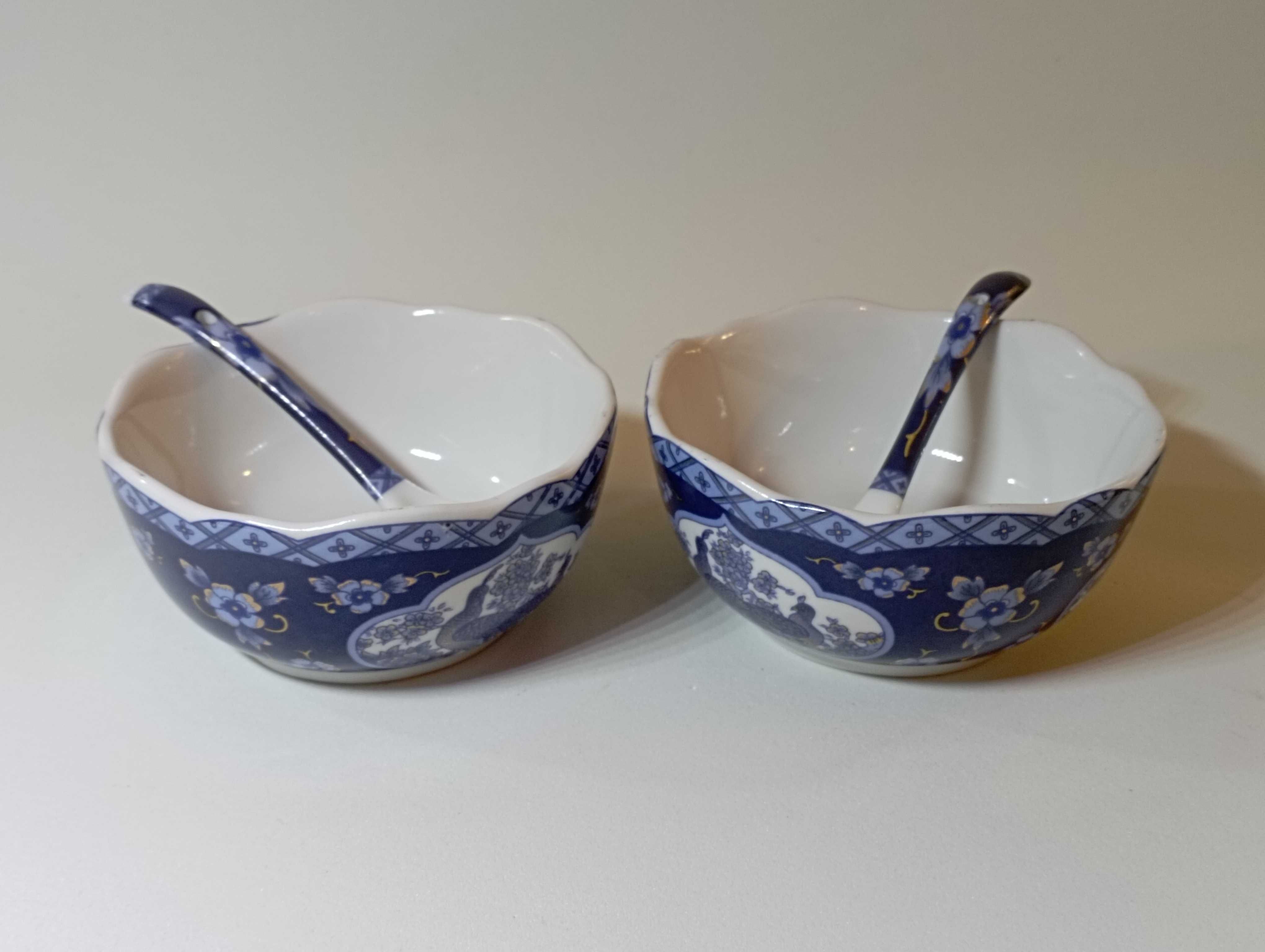 2 miseczki chińskie porcelanowe z łyżeczkami