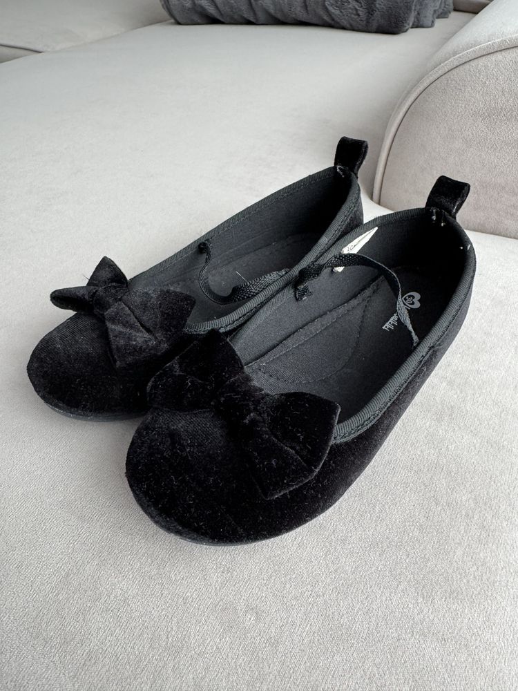 Туфлі чорні велюрові Sinsay 30